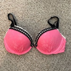 Victoria’s Secret pink lace bra! Size 34D!